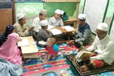 Alirkan air bersih tuk anak anak yatim- tahfidz di panti asuhan 